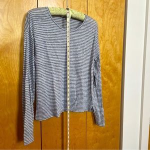 COPY - Everlane gray & white  stripe linen knit long sleeve t-shirt size M.